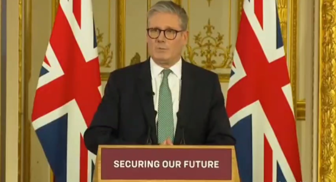 Warmonger Starmer Wants to Send British Troops to Fight Russia Directly on the Battlefield