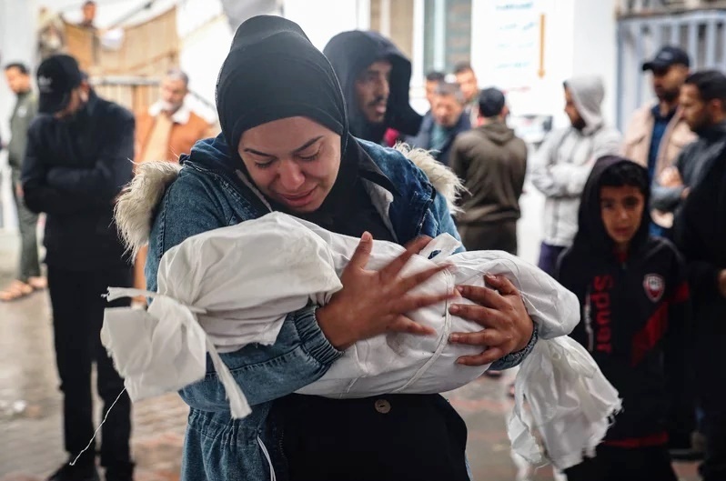 Around 100,000 People have Died in Gaza Since the Fall of 2023, According to The Economist Magazine