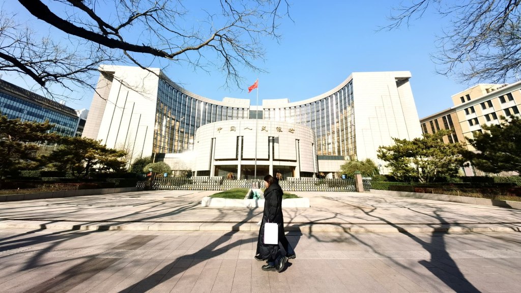 Chinese Tech Giants Pause Stablecoin Plans after Beijing Steps In