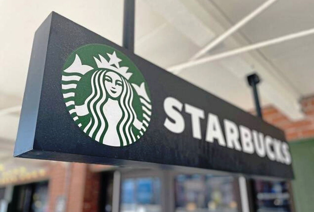 Starbucks to Sell Control of China Business to Boyu, Aims for Rapid Growth