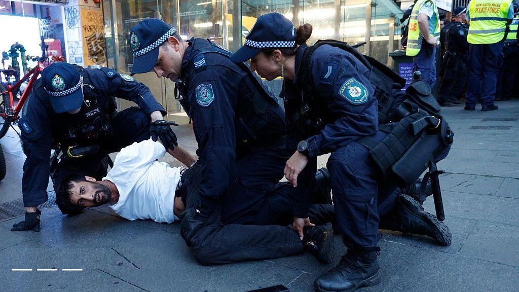 Australia Police Defend Actions After Violence at Protest Over Israeli President Visit
