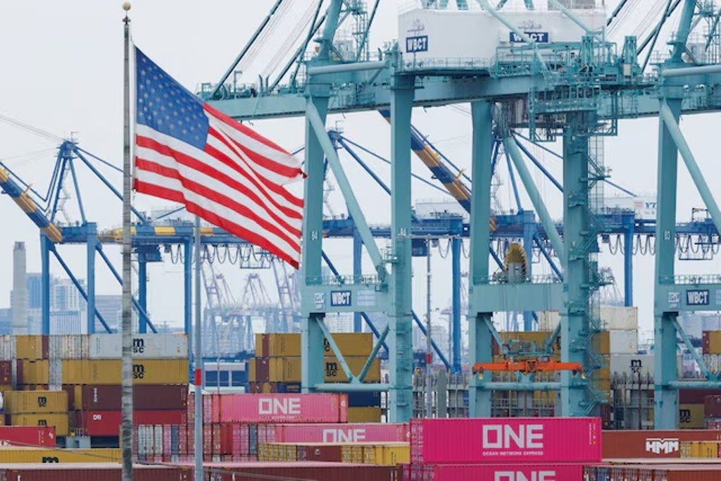 Trump to Impose ‘Forced Labor’ Duties on Friday as Temporary 10% US Tariffs Expire