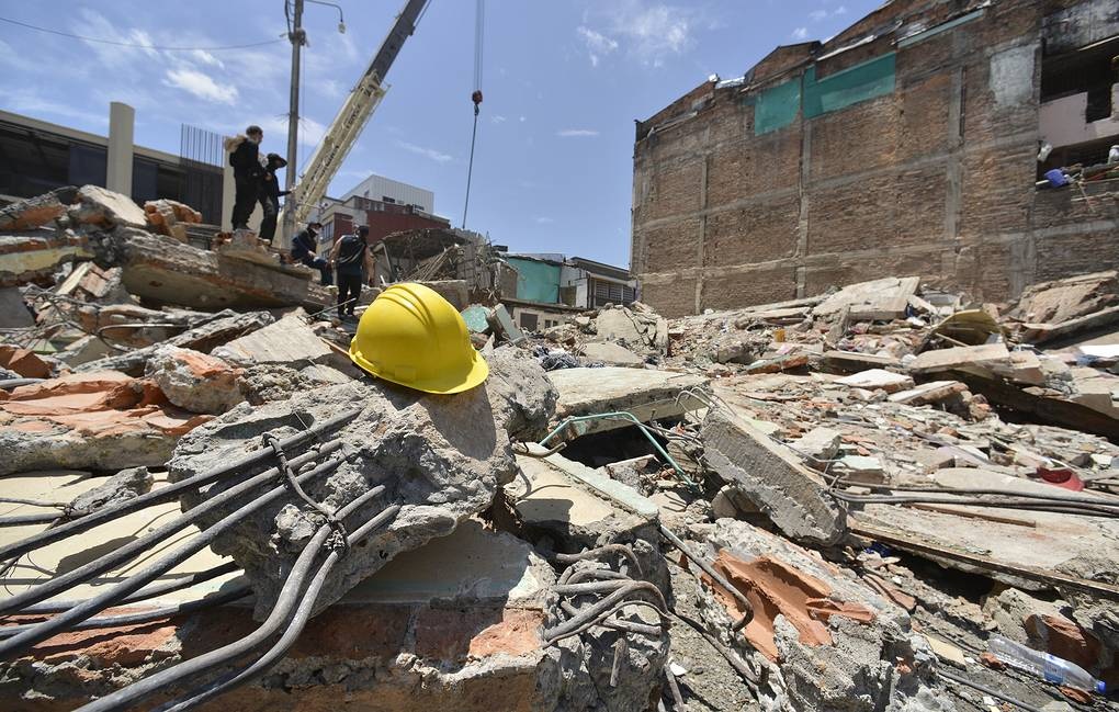 DEATH TOLL RISES in Colombia EARTHQUAKE to At Least 281, with 379 People Missing and 3,971 Injured