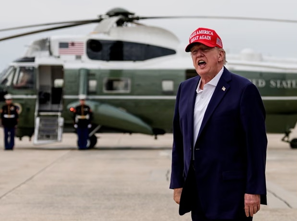 Donald Trump Threatens to Bomb Oman if it ‘Gets in the Way’ of Ending Iran War